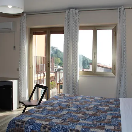 아파트호텔 Circe 3*